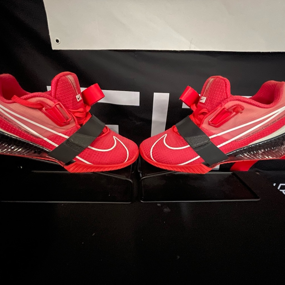 nike romaleos 4 // Color: Laser Crimson Red